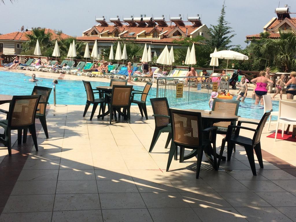 אולודניץ Perdikia Hill Hotel And Villas מראה חיצוני תמונה