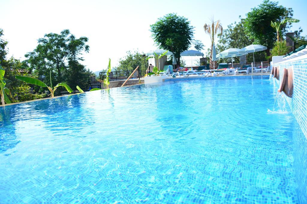 אולודניץ Perdikia Hill Hotel And Villas מראה חיצוני תמונה