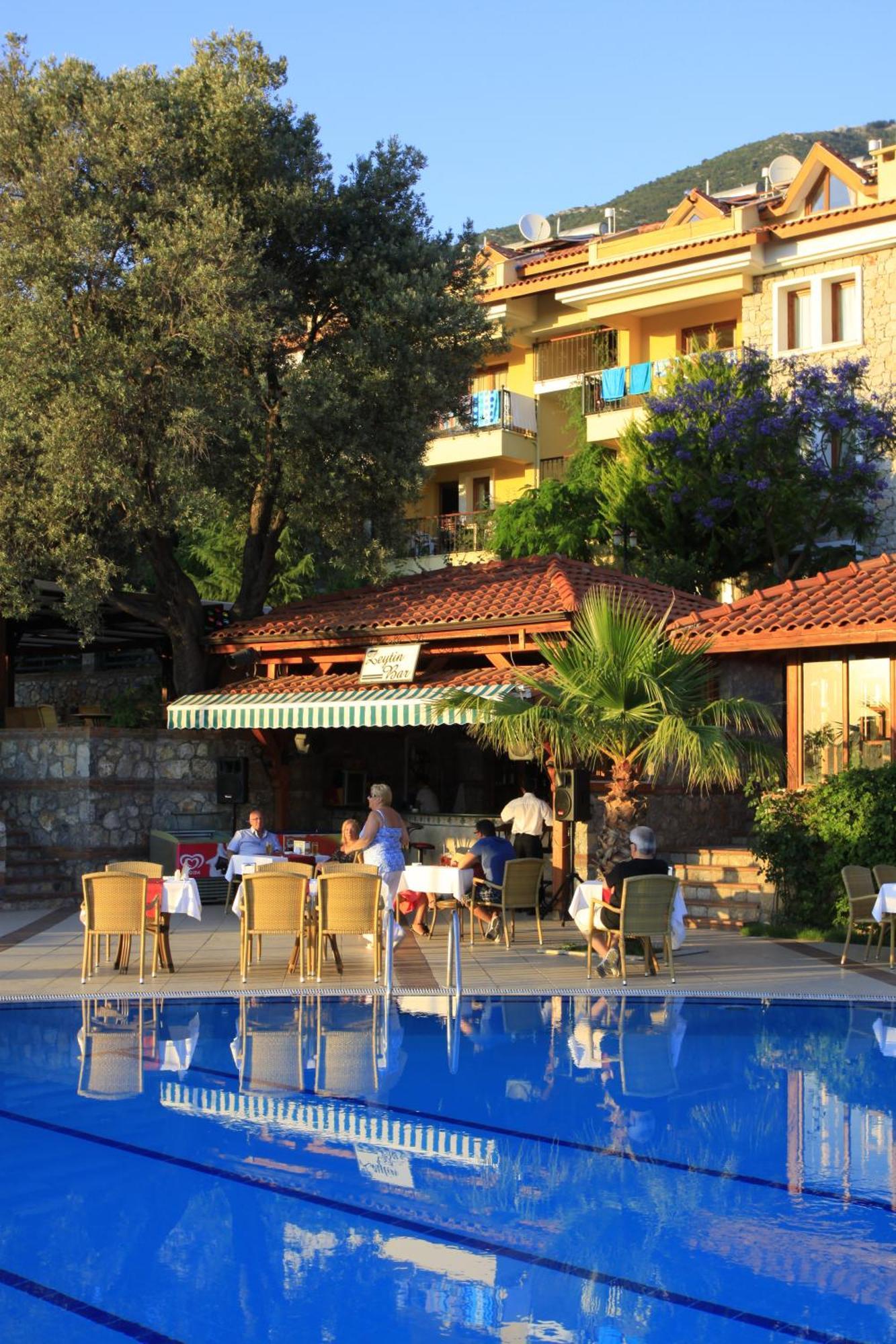אולודניץ Perdikia Hill Hotel And Villas מראה חיצוני תמונה