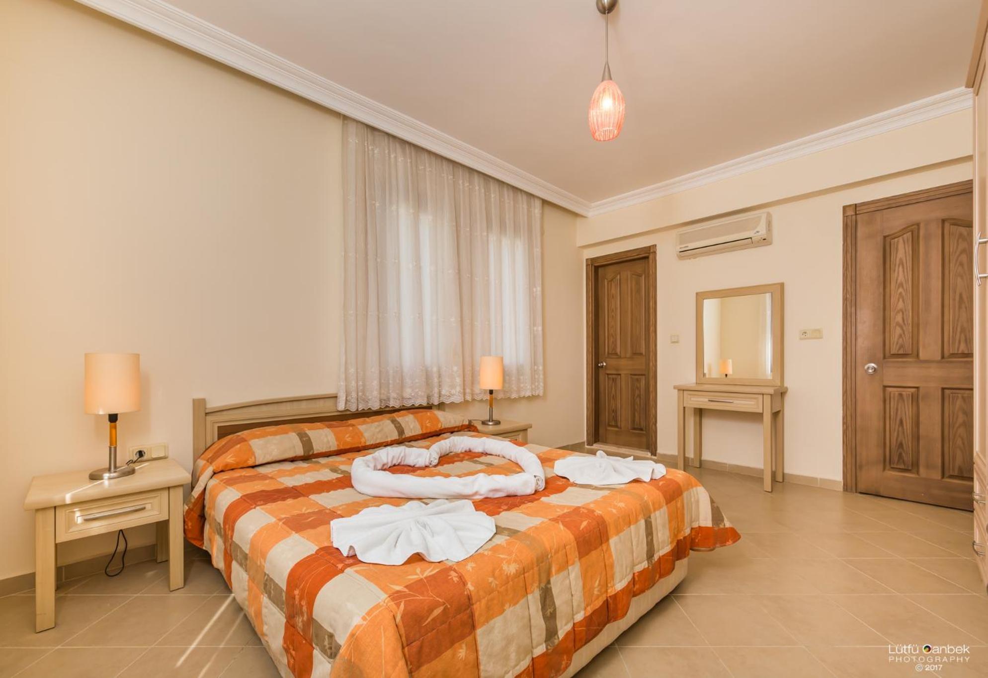 אולודניץ Perdikia Hill Hotel And Villas מראה חיצוני תמונה