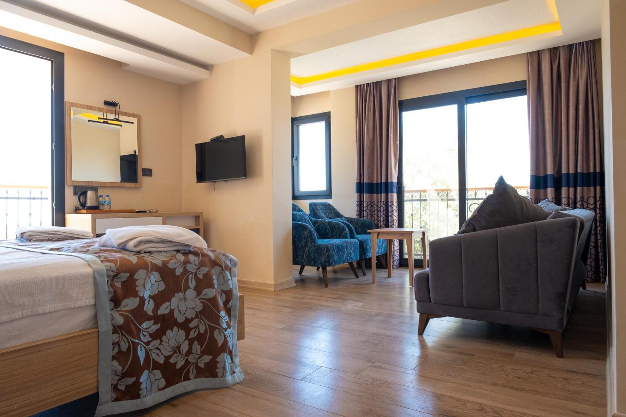אולודניץ Perdikia Hill Hotel And Villas מראה חיצוני תמונה