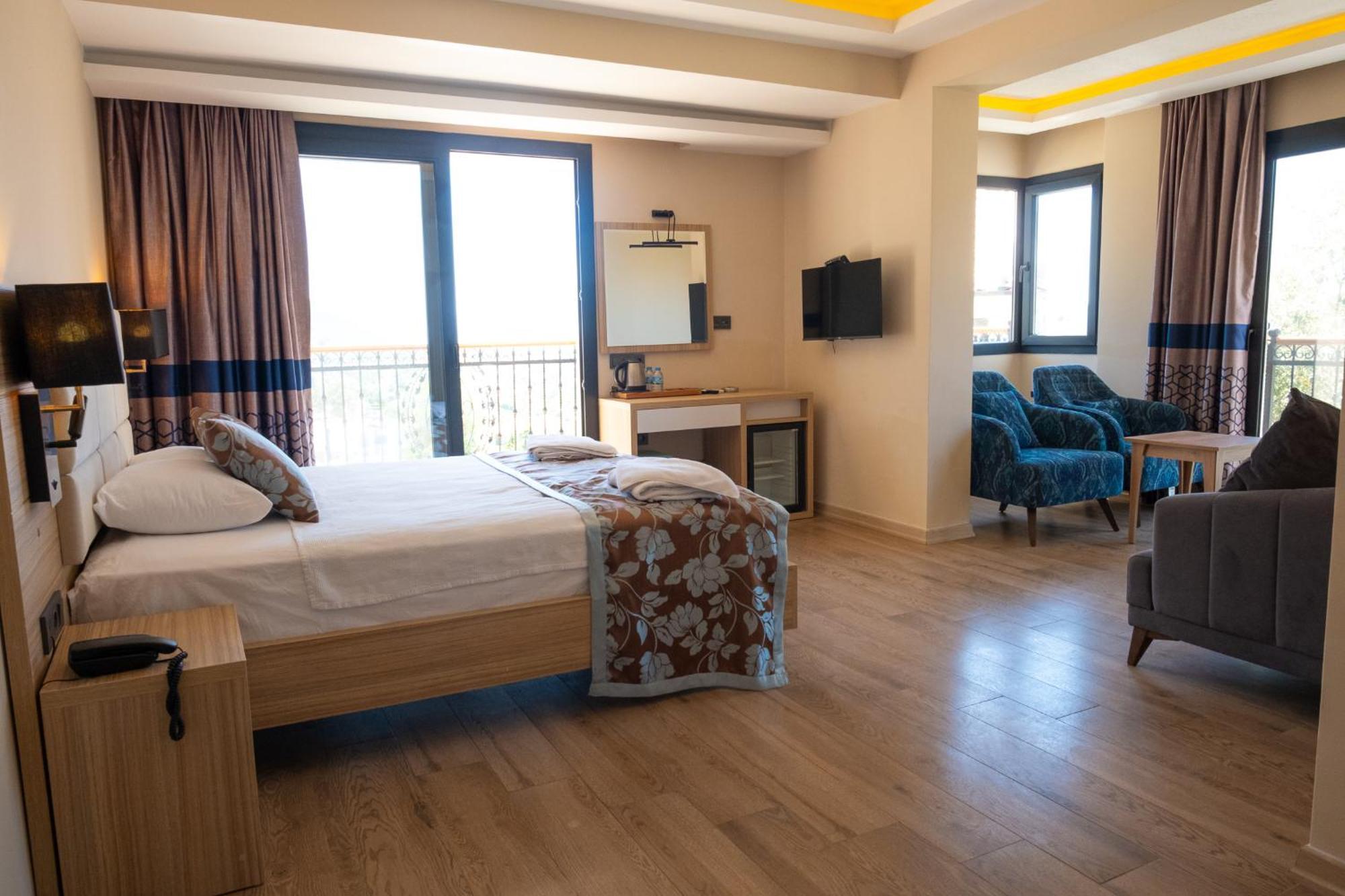 אולודניץ Perdikia Hill Hotel And Villas מראה חיצוני תמונה