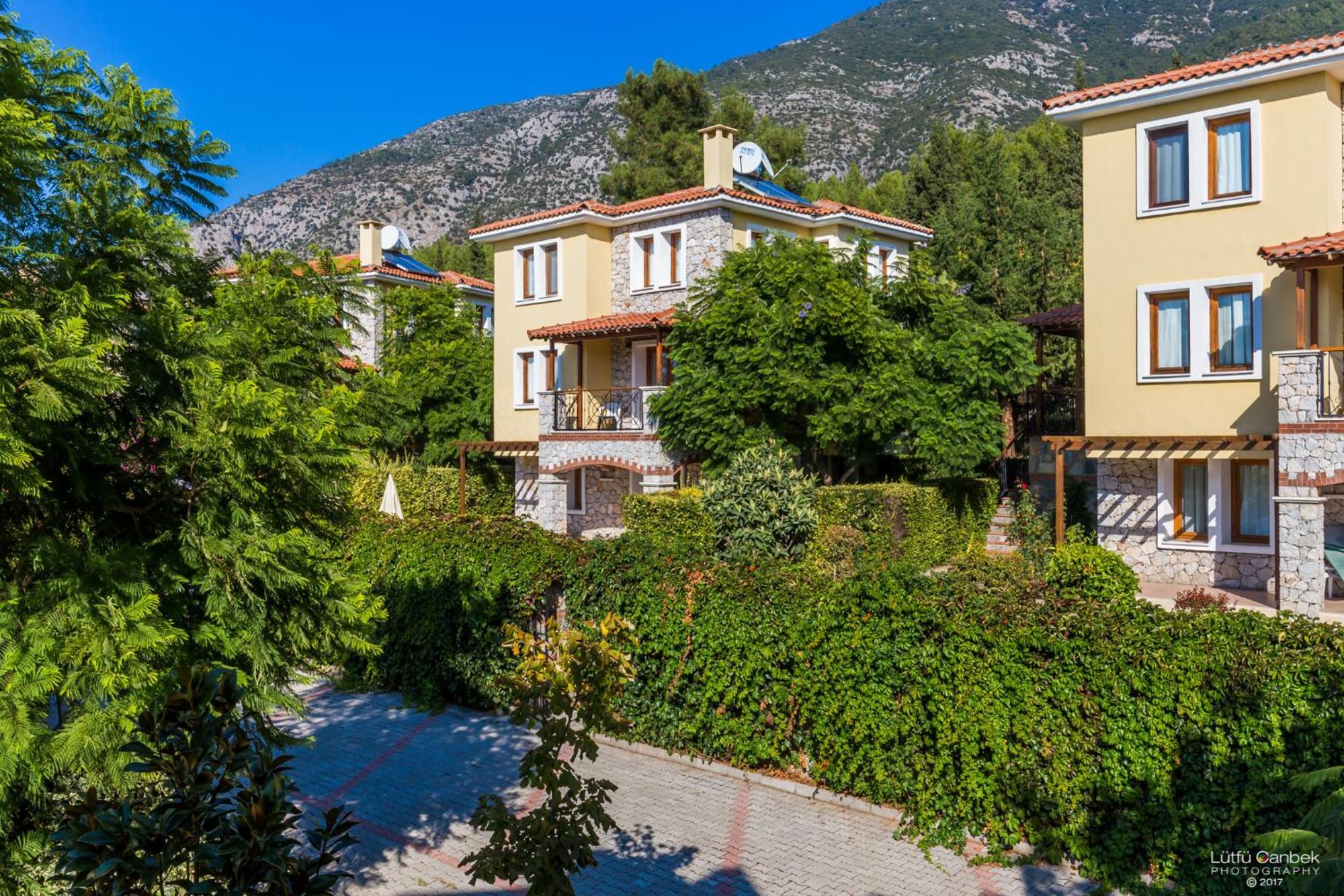 אולודניץ Perdikia Hill Hotel And Villas מראה חיצוני תמונה