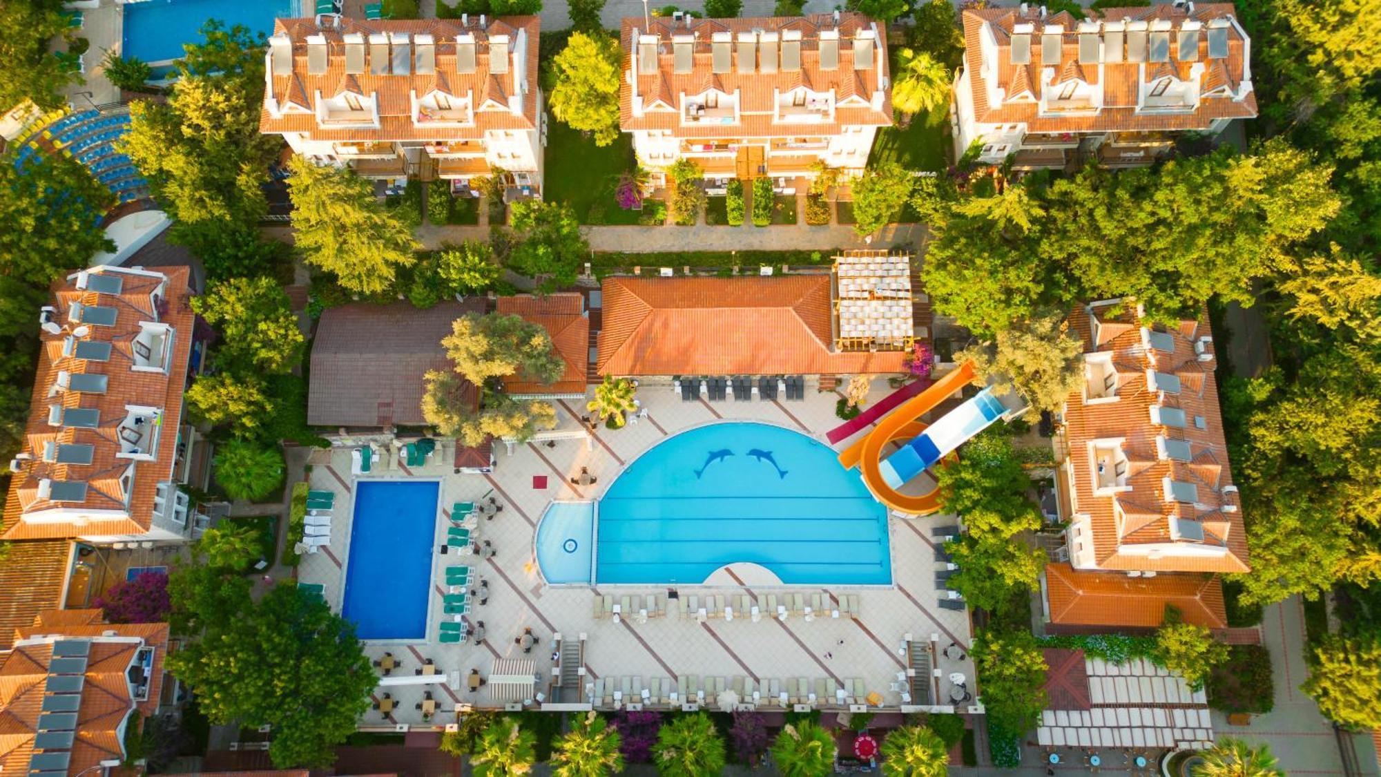 אולודניץ Perdikia Hill Hotel And Villas מראה חיצוני תמונה
