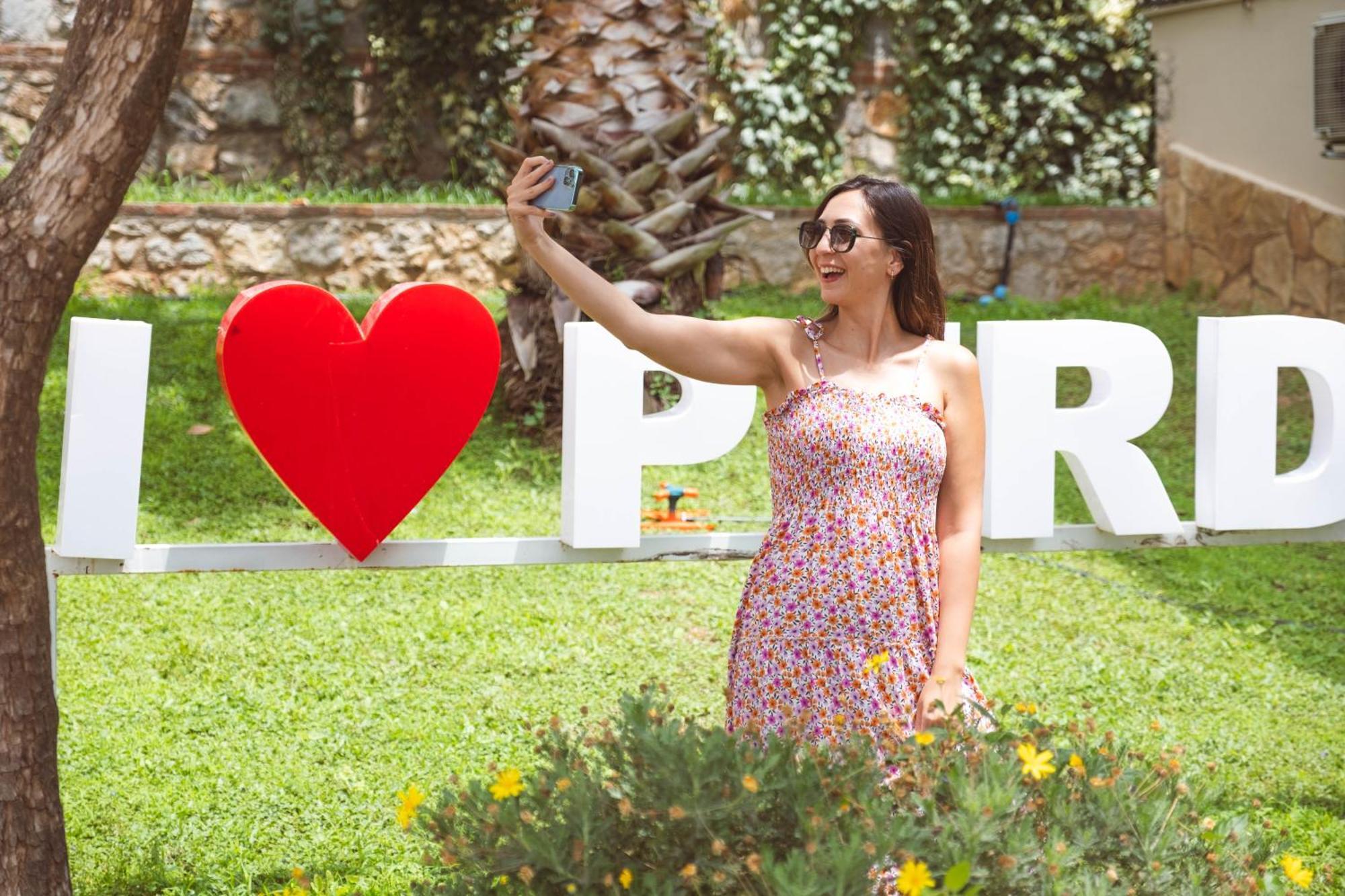 אולודניץ Perdikia Hill Hotel And Villas מראה חיצוני תמונה