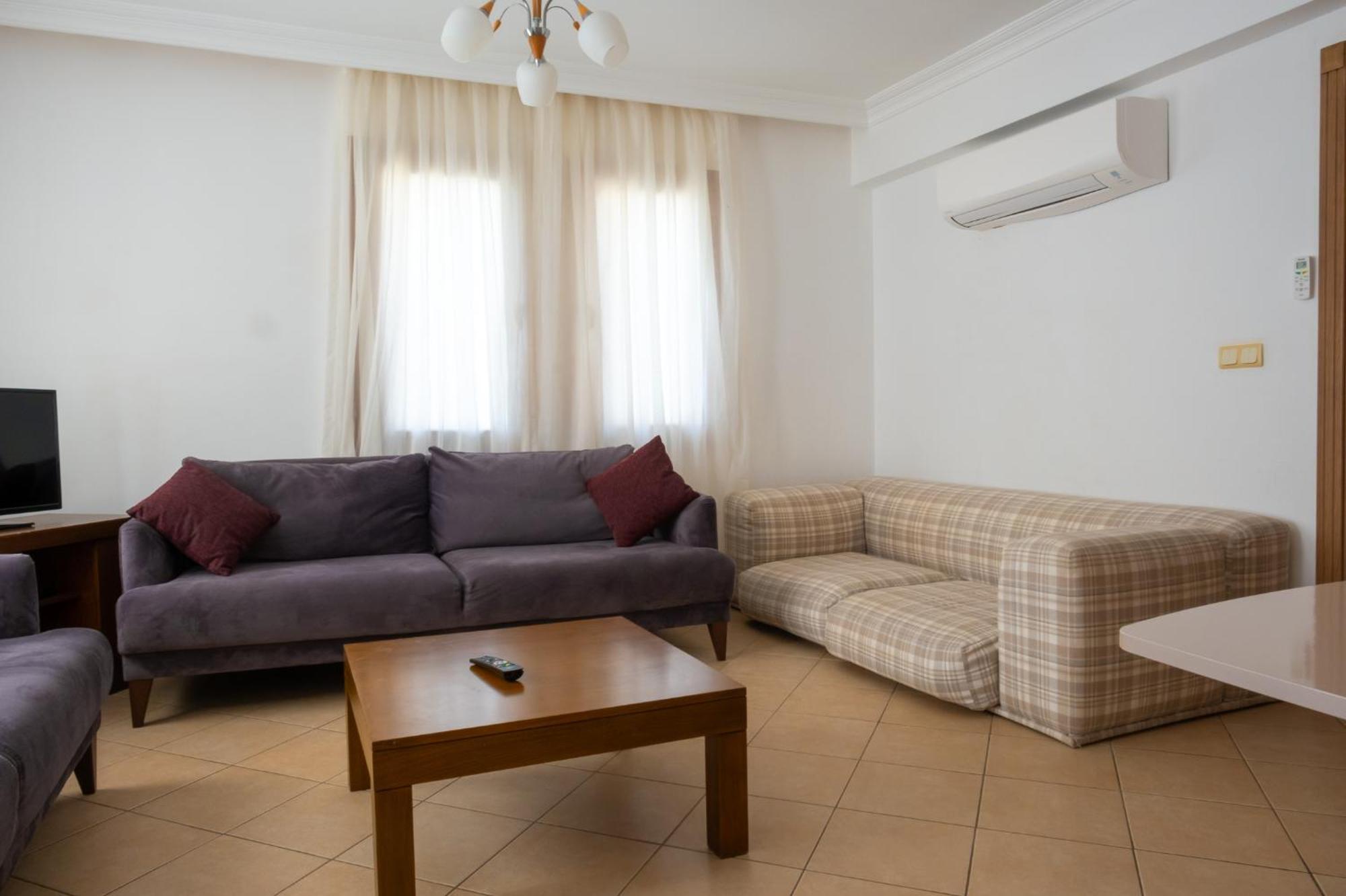 אולודניץ Perdikia Hill Hotel And Villas מראה חיצוני תמונה