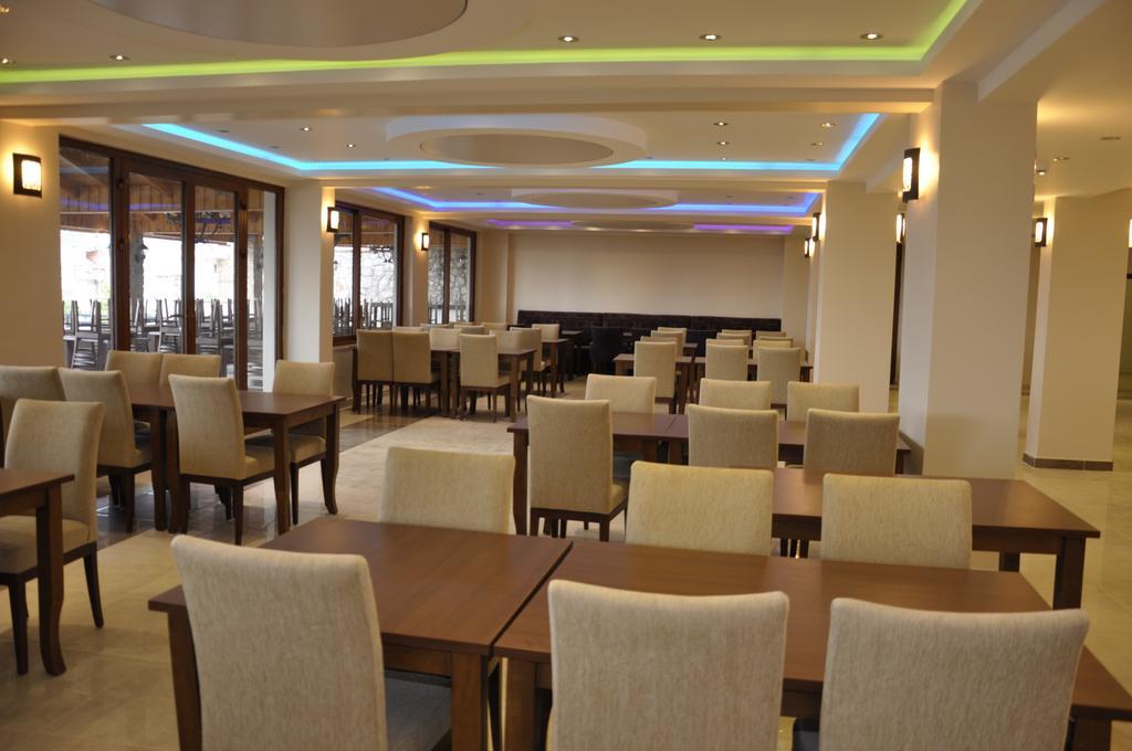 אולודניץ Perdikia Hill Hotel And Villas מראה חיצוני תמונה